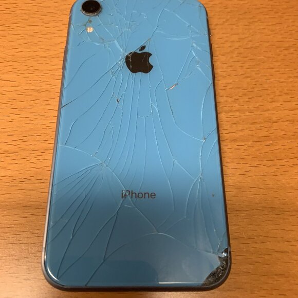 iPhone XR with UB Pro Otterbox case New Battery - Picture 4 of 4